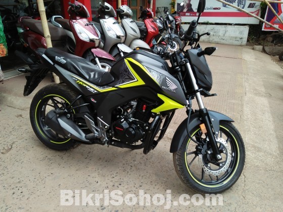 Honda Hornet 160R SD